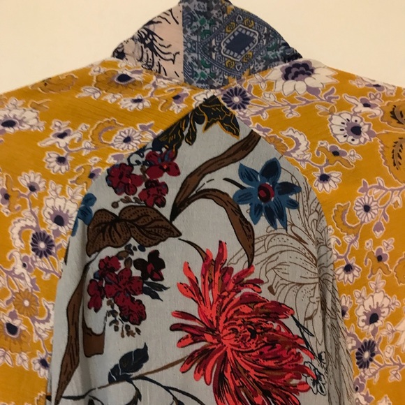 Umgee Kimono with Ragland Sleeves Sleeves & Sides Tied into Knots - Picture 2 of 5